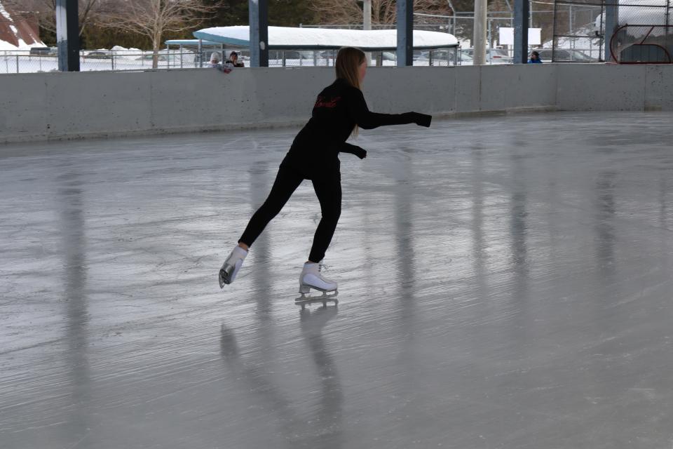 elmvale skater performing